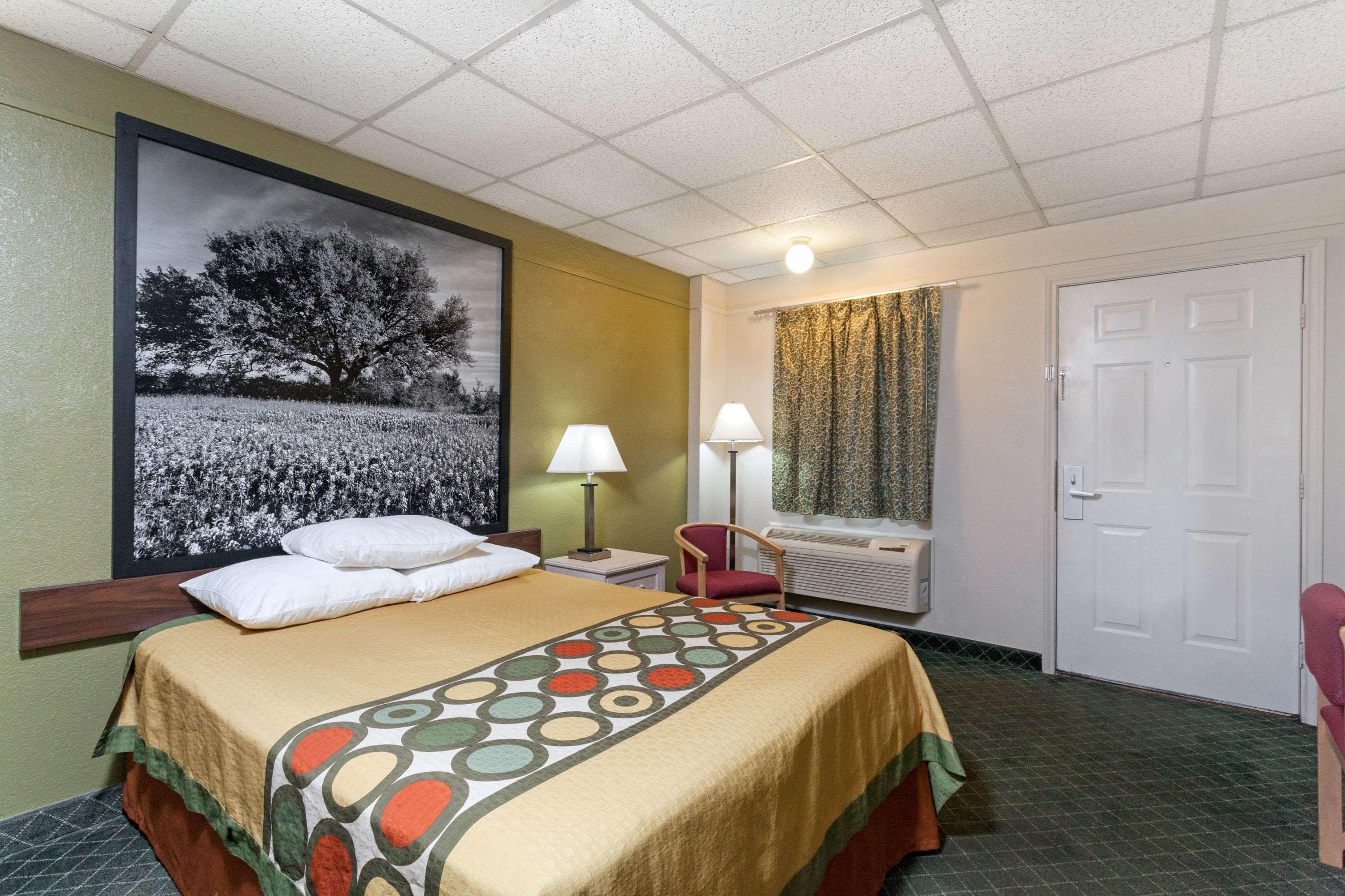 Super 8 By Wyndham Fredericksburg Hotell Eksteriør bilde