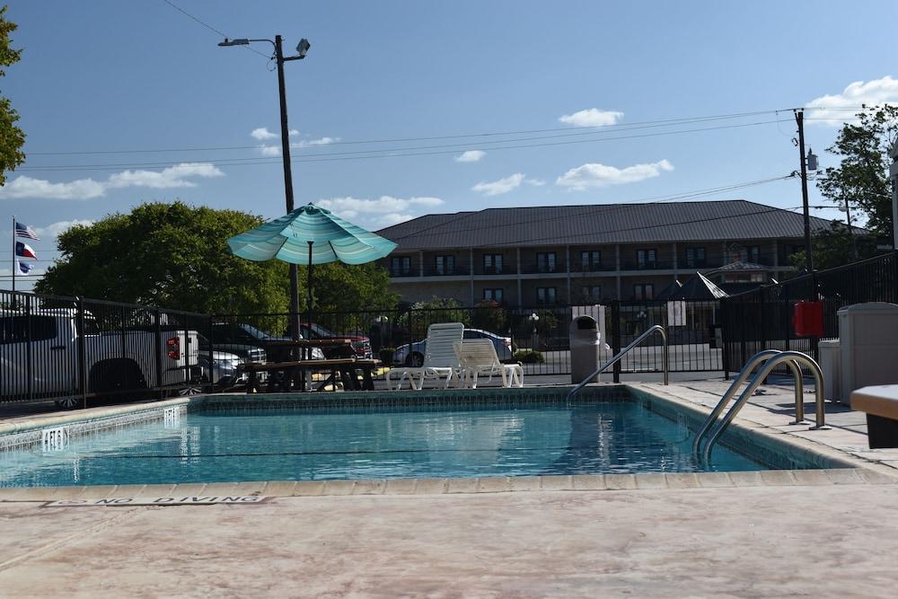 Super 8 By Wyndham Fredericksburg Hotell Eksteriør bilde