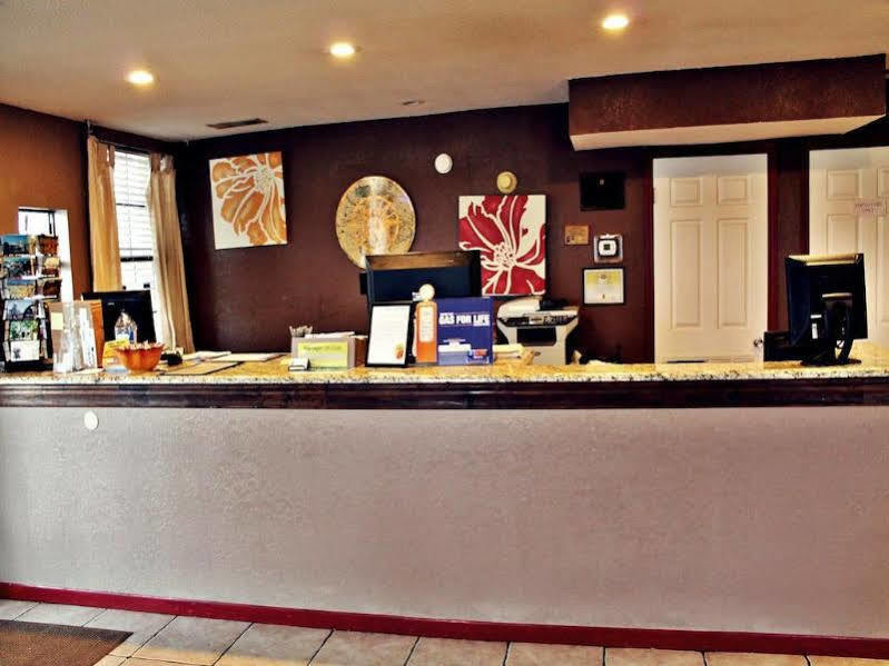 Super 8 By Wyndham Fredericksburg Hotell Eksteriør bilde